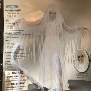 Girls ghost costume with wig!